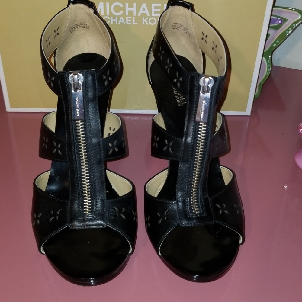 Michael Kors heels size 8